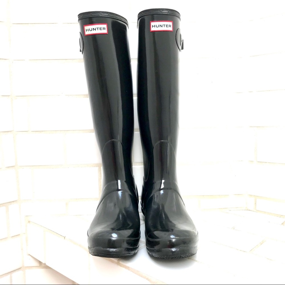 Hunter: tall glossy black rainboots (M7/F8) - Picture 2 of 12
